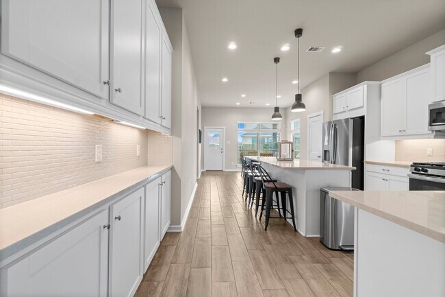 248 Crest Edge St in Montgomery, TX - Building Photo - Building Photo