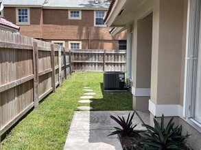 1598 Hawthorne Pl in Wellington, FL - Building Photo - Building Photo