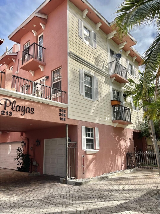 3213 NE 5th St in Pompano Beach, FL - Building Photo