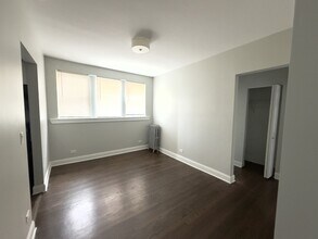 3351 W Sunnyside Ave in Chicago, IL - Building Photo - Building Photo