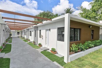 1946 Pierce St in Hollywood, FL - Building Photo - Building Photo