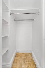 210 E 31st St-Unit -1F in New York, NY - Building Photo - Building Photo