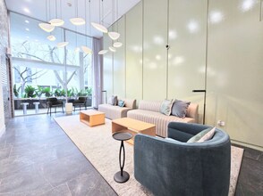 1350 N Dearborn St, Unit 14F in Chicago, IL - Building Photo - Building Photo