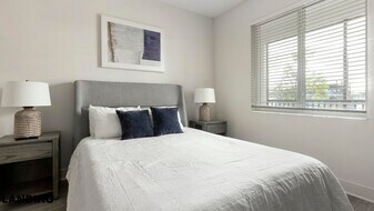 9650 52nd Ave E, Unit 2-105 in Palmetto, FL - Building Photo