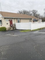 1009 Goffle Rd in Hawthorne, NJ - Building Photo