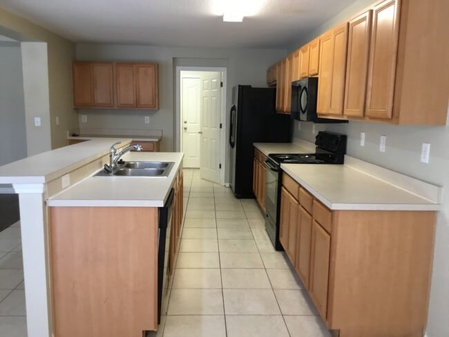 316 Crichton St in Ruskin, FL - Building Photo - Building Photo