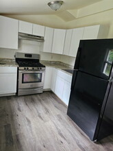 113 S 4th St, Unit 1 in Vineland, NJ - Foto de edificio - Building Photo