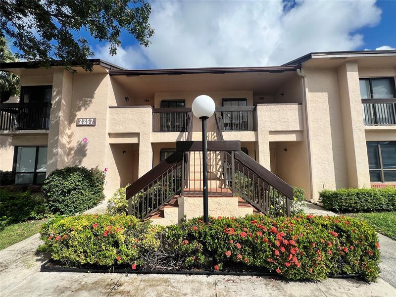 2257 SW 15th St in Deerfield Beach, FL - Building Photo