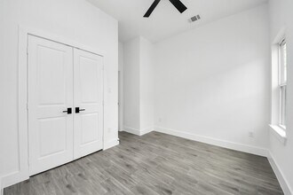 7412 Carver Rd in Houston, TX - Foto de edificio - Building Photo