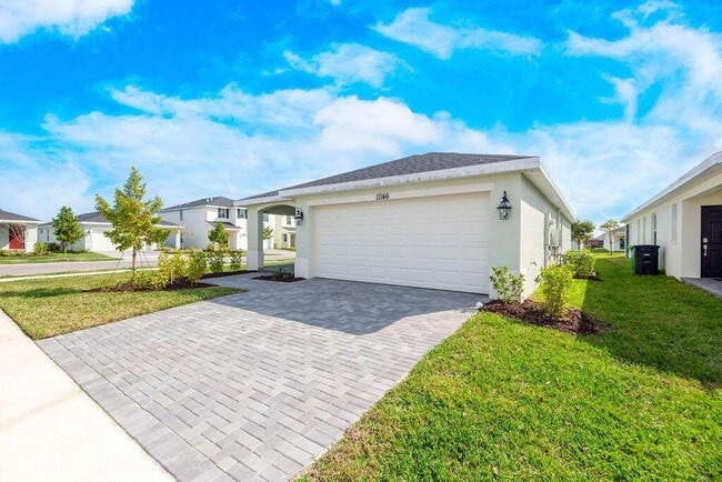11146 NW Fernbrook Dr in Port St. Lucie, FL - Building Photo - Building Photo