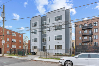 1517 Young St SE in Washington, DC - Building Photo - Building Photo