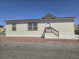 4650 E Lake Mead Blvd in Las Vegas, NV - Building Photo