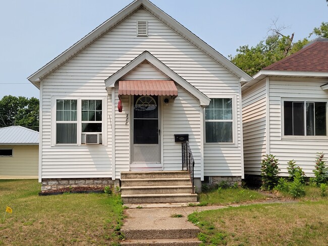 property at 322 S 14th St