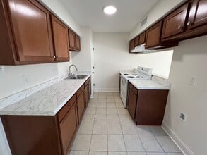 1200 Cambridge Dr in La Place, LA - Building Photo - Building Photo