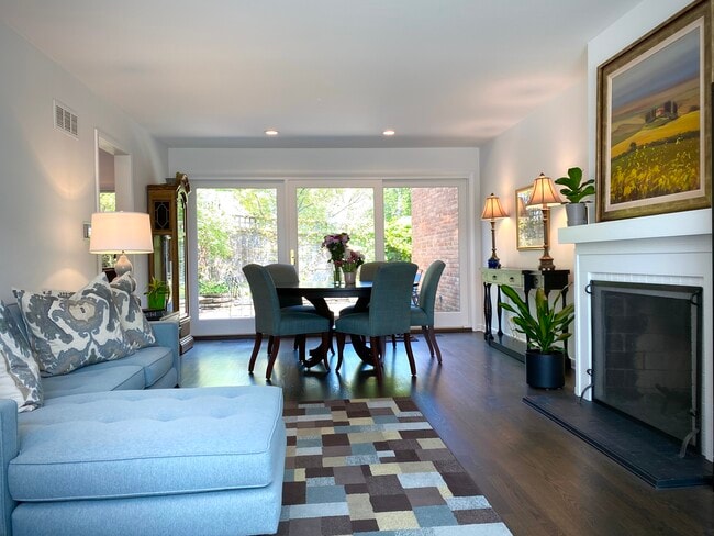 701 Elm St in Winnetka, IL - Building Photo - Building Photo