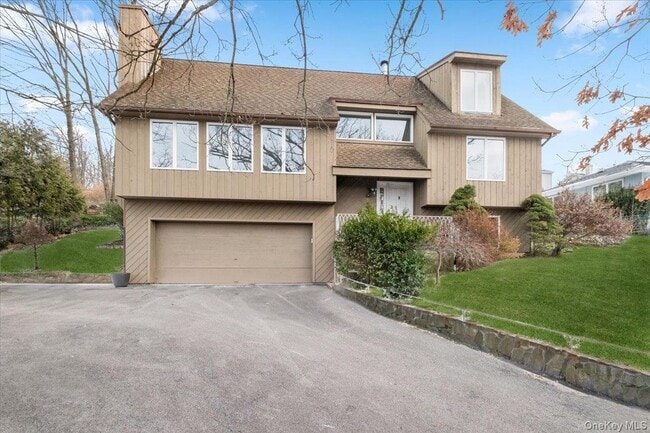 property at 712 Linda Ave