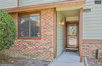 11211 Windtree Dr E in Jacksonville, FL - Foto de edificio - Building Photo