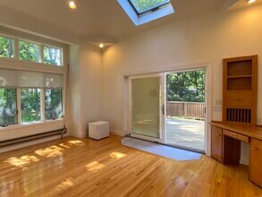 13 Oxbow Rd in Natick, MA - Building Photo - Building Photo