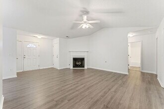 211 Cassidy Ct in Simpsonville, SC - Building Photo - Building Photo