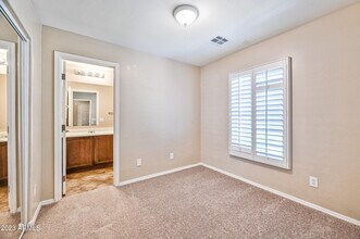 5716 S 21st Terrace in Phoenix, AZ - Building Photo - Building Photo