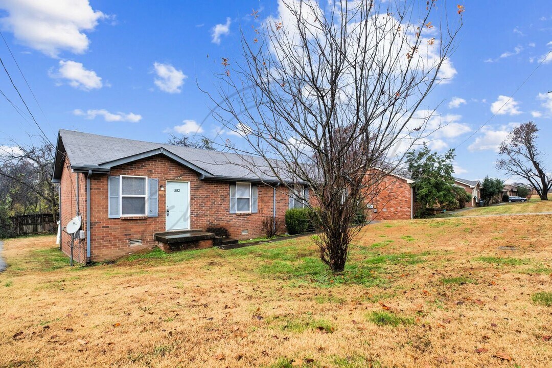582 Tulip Grove Rd in Nashville, TN - Building Photo