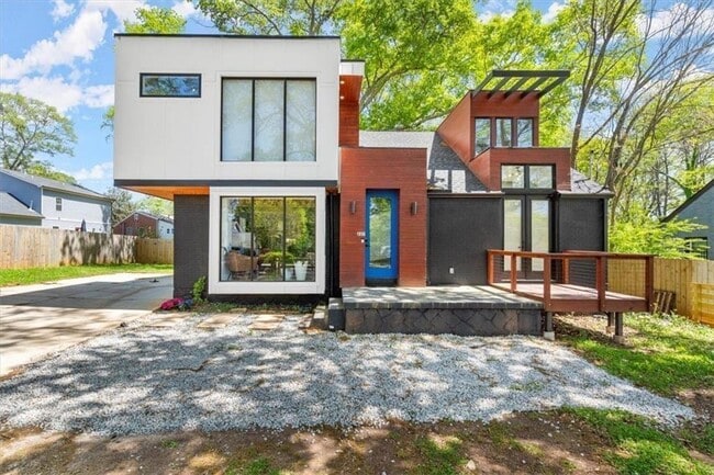 property at 1956 2nd Ave