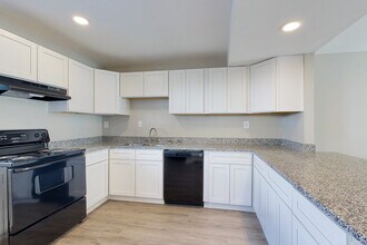Ashby Gardens in Charlotte, NC - Building Photo - Interior Photo