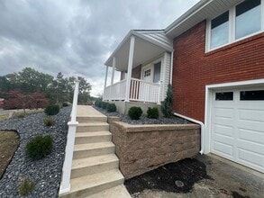 204 Hwy View Dr in Canonsburg, PA - Building Photo - Building Photo