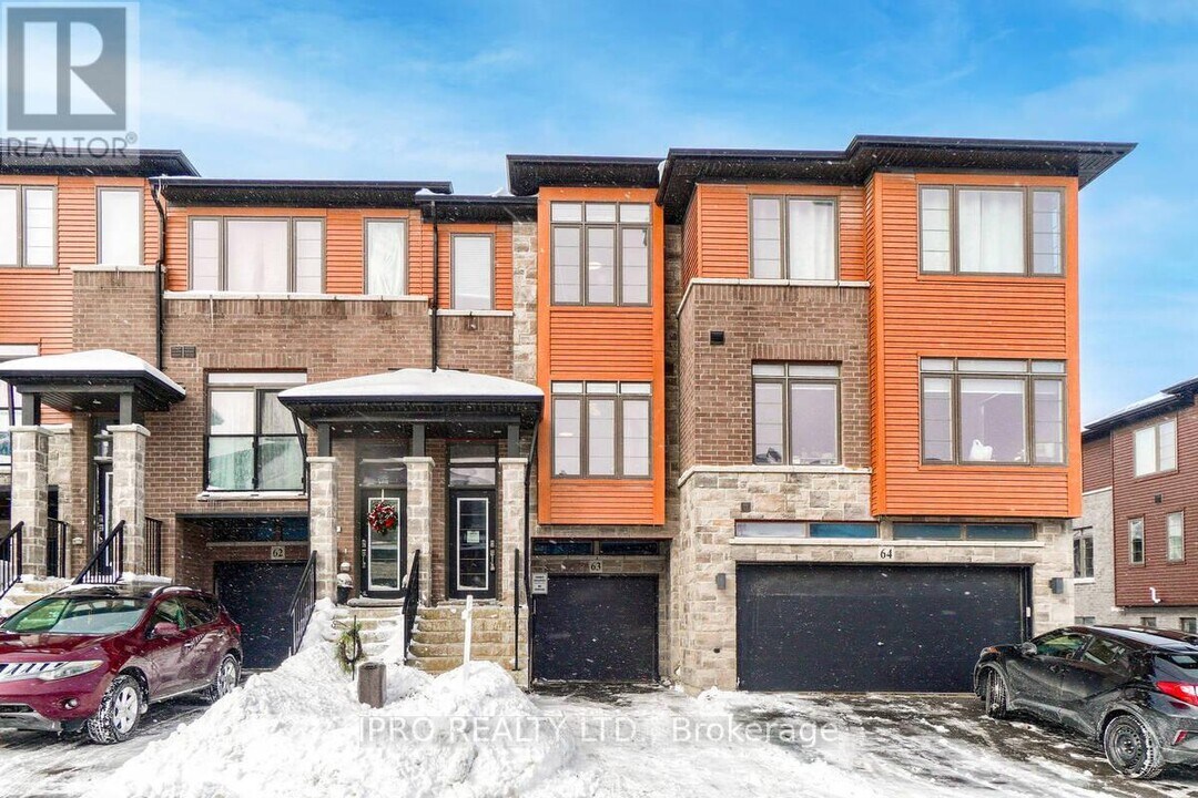 30-30 Times Square Blvd in Hamilton, ON - Building Photo