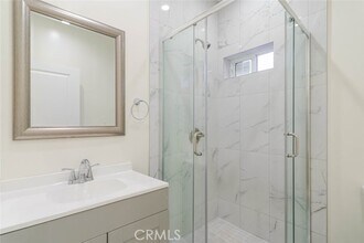 10526 Hillhaven Ave in Los Angeles, CA - Building Photo - Building Photo