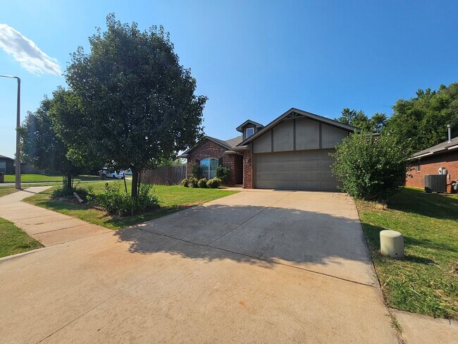 1501 Rangeline Rd in Norman, OK - Building Photo - Building Photo