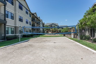 Lory of Bryan in Bryan, TX - Foto de edificio - Building Photo