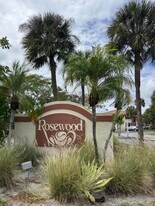 9921 Three Lakes Cir in Boca Raton, FL - Building Photo