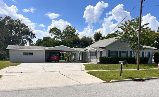 132 McKean St in Auburndale, FL - Foto de edificio - Building Photo