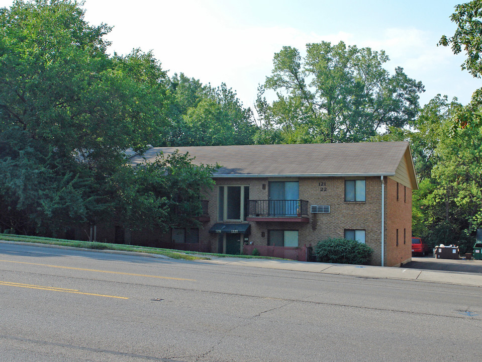 1216 E Dorothy Ln in Kettering, OH - Building Photo