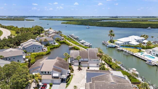 property at 2488 Harbour Cove Dr