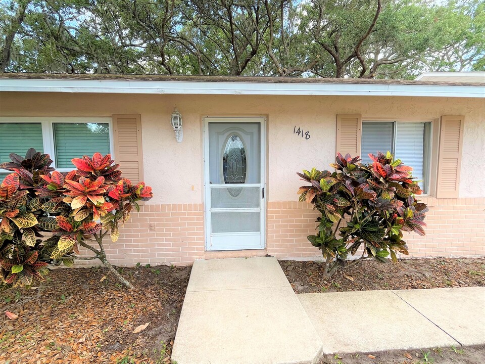 1418 Mango Tree Dr in Edgewater, FL - Building Photo