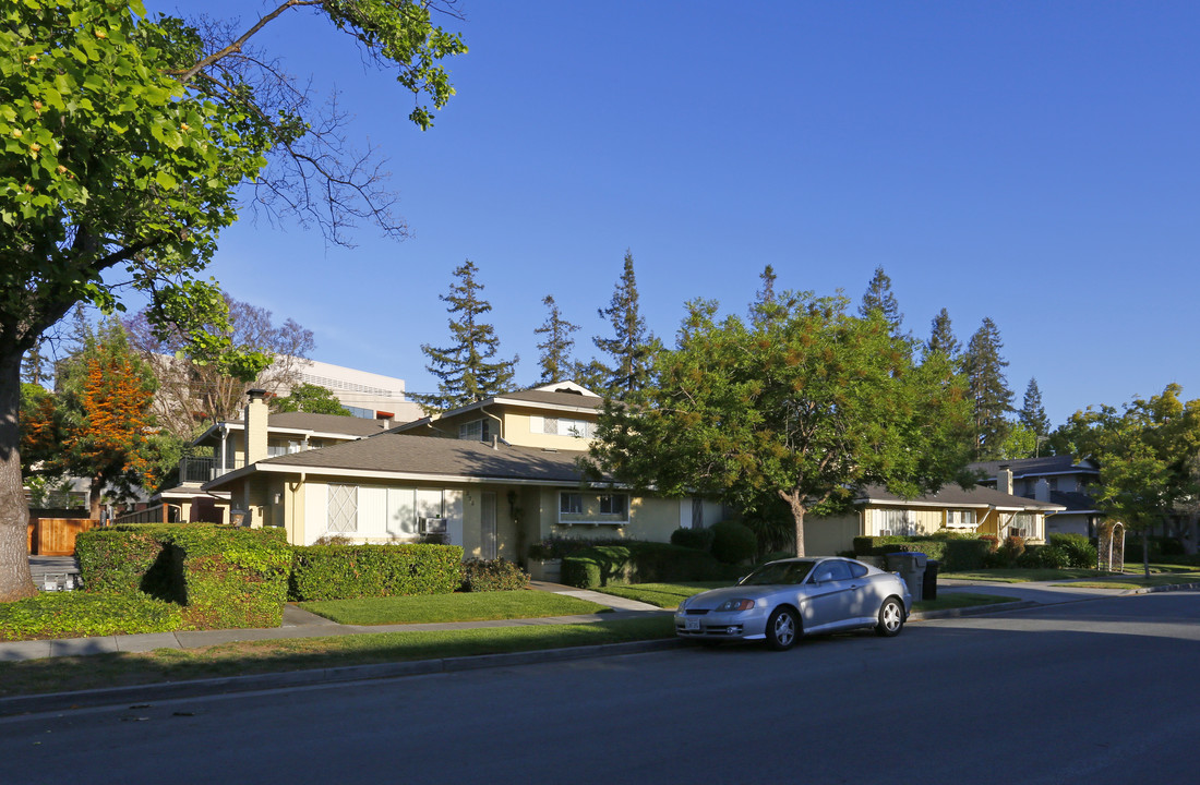 275-315 Bellerose Dr in San Jose, CA - Foto de edificio