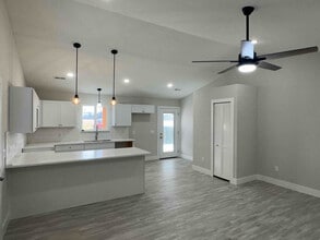 818 Burr St in Adrian, MI - Building Photo - Building Photo
