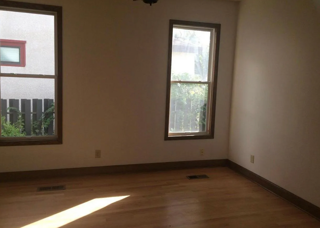 1223 N Morgan Ave in Minneapolis, MN - Foto de edificio - Building Photo