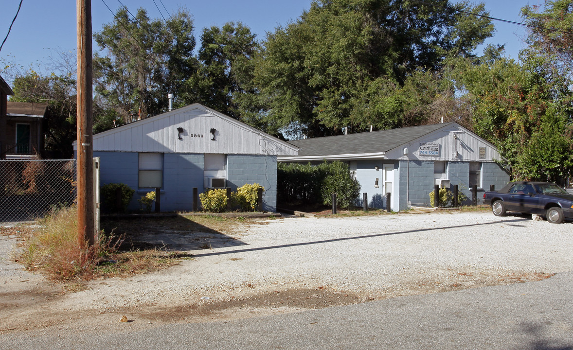 3863 Reddin Rd in North Charleston, SC - Foto de edificio