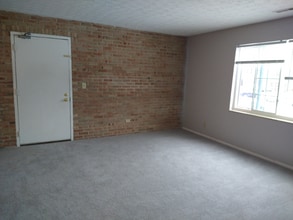 1101 W Maple St-Unit -1101 in Canton, OH - Building Photo - Building Photo