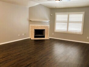 4113 Cleburne Dr in Pearland, TX - Building Photo - Building Photo