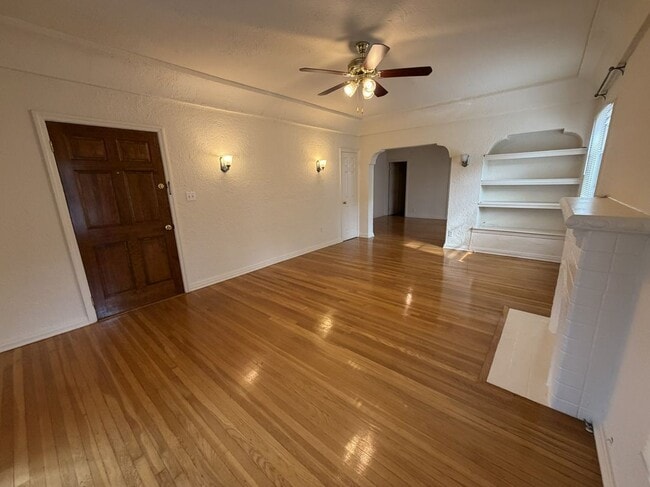 630 1/2 North Spaulding Avenue in Los Angeles, CA - Building Photo - Building Photo