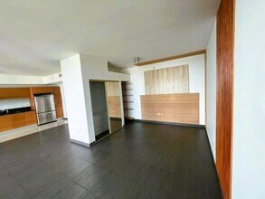 253 NE 2nd St, Unit 3807 in Miami, FL - Building Photo - Building Photo