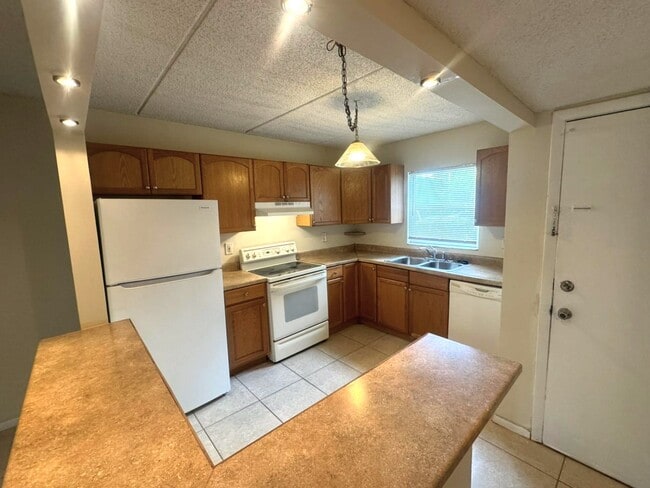 property at 2836 Somerset Park Dr