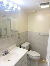 71 School St, Unit 1 in Somerville, MA - Foto de edificio - Building Photo