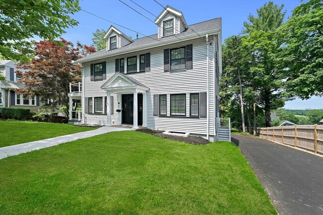 37 Wolcott Rd in Brookline, MA - Building Photo - Building Photo