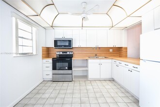 5100 SW 90th Ave in Cooper City, FL - Building Photo - Building Photo