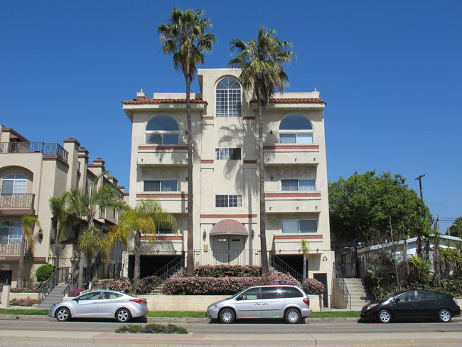 7407 W Manchester Ave in Los Angeles, CA - Building Photo - Building Photo